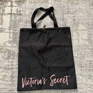 🚨 3 for $25 - VICTORIA’S Secret Bag